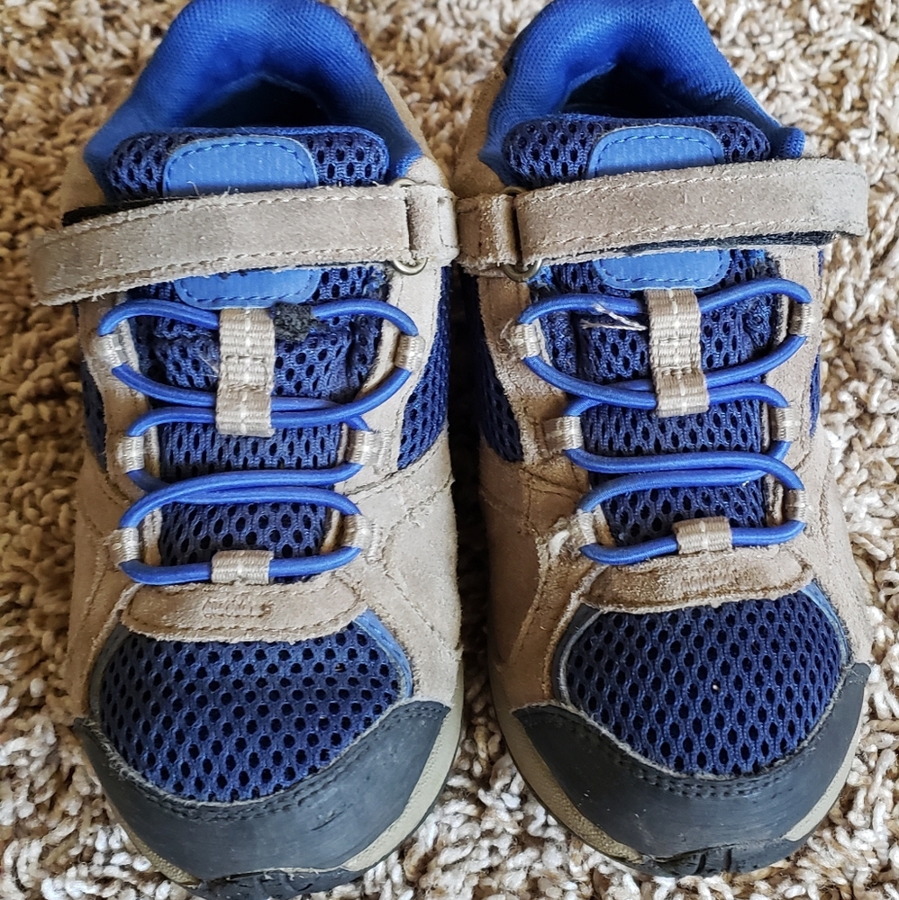 Boys shoes